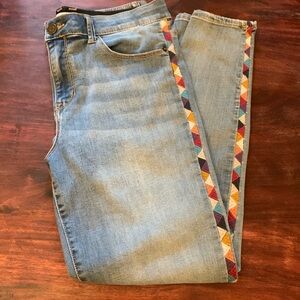 Knox Rose jeans. Size 12. Fun detail on side of legs. Excellent condition